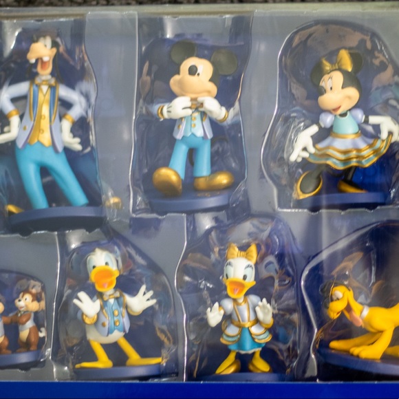 Set of 8 Characters Disney 50th anniversary - Picture 5 of 9